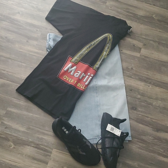 🌿VINTAGE🌿 T-SHIRT - Picture 2 of 6